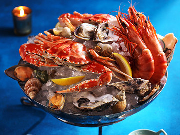 星级餐厅精致海鲜大餐美食摄影图片
