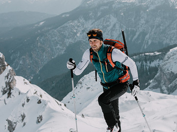 国外男子攀登雪山高清摄影作品欣赏