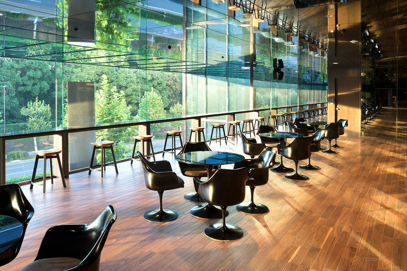 现代简约风格玻璃屋咖啡店装修设计图片欣赏-22