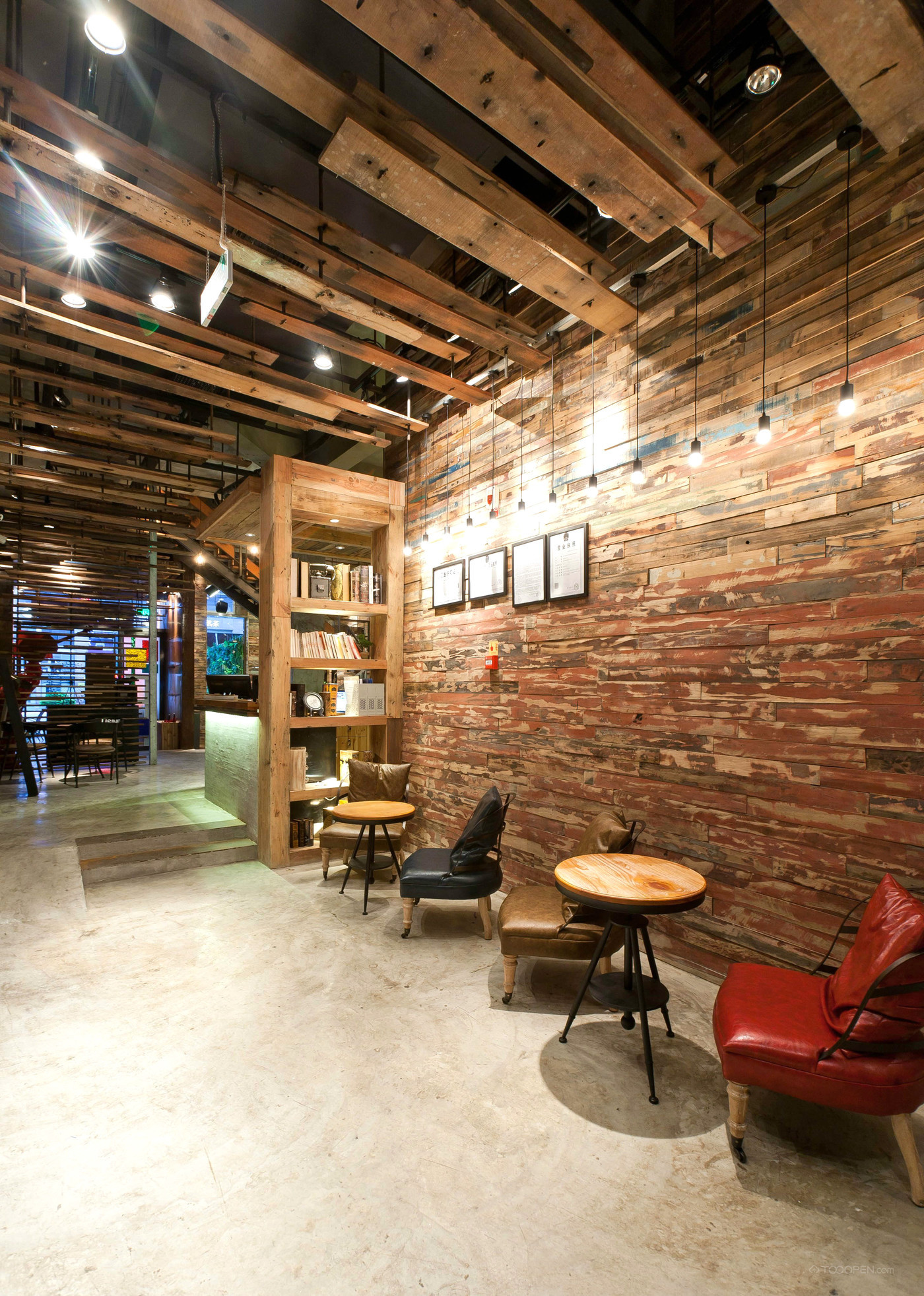 简约风格木质咖啡店装修设计图片-09