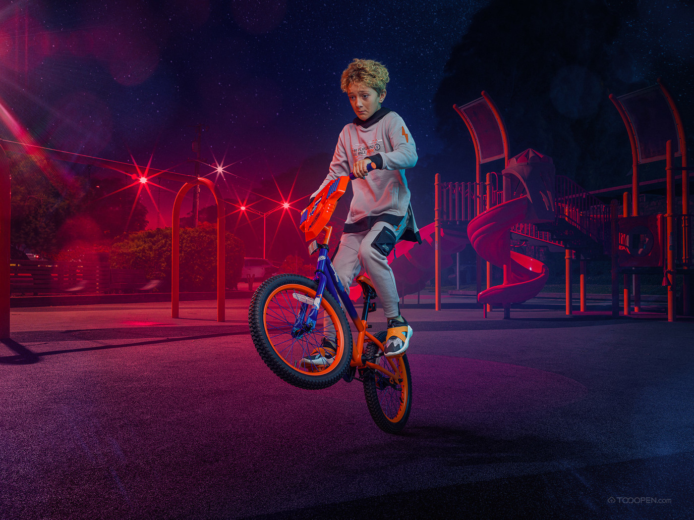 玩耍的国外可爱儿童单车滑板产品摄影图片-02