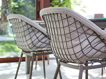 国外室内外两用铁质椅家具设计欣赏