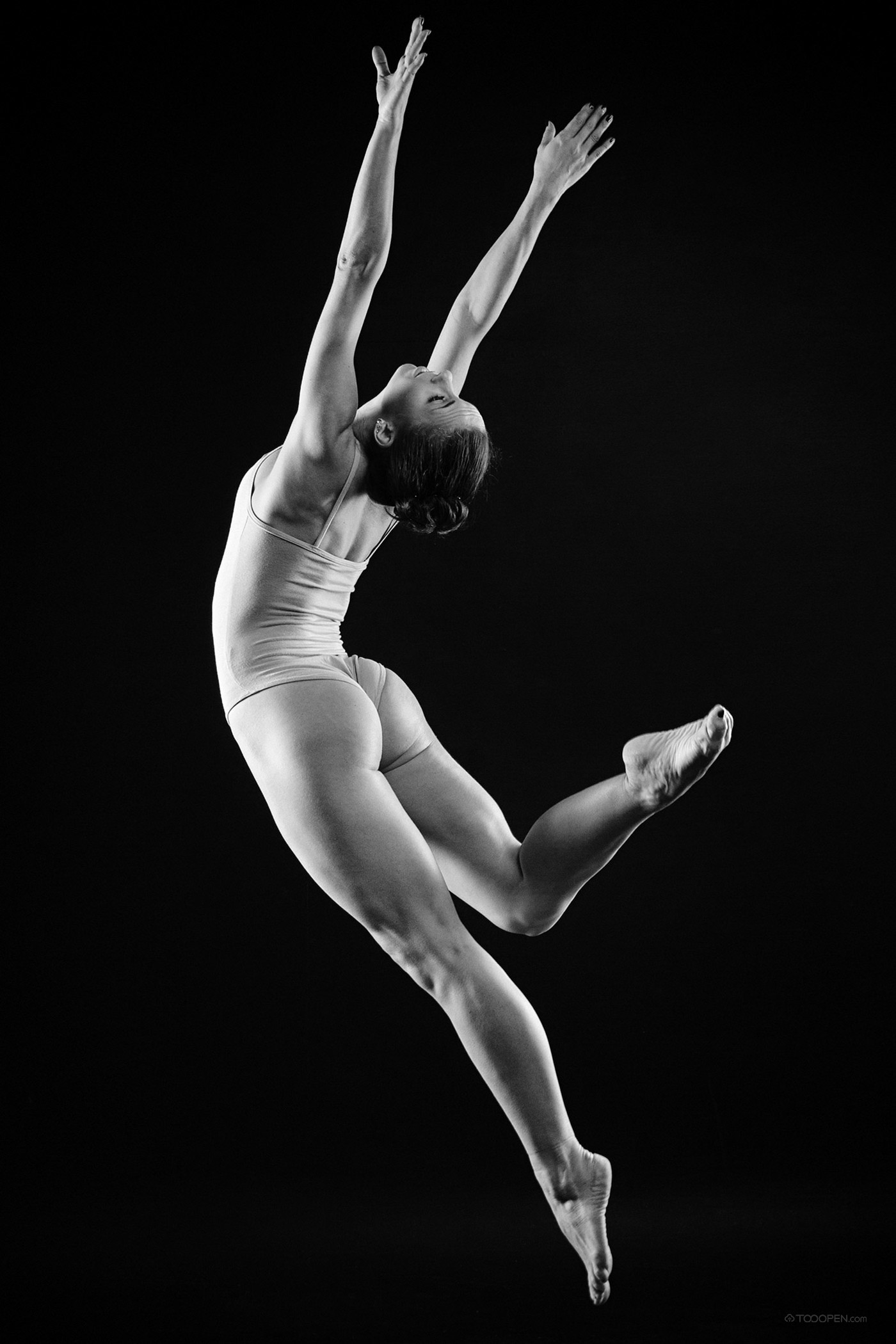 跳现代芭蕾舞的美女写真图片-07