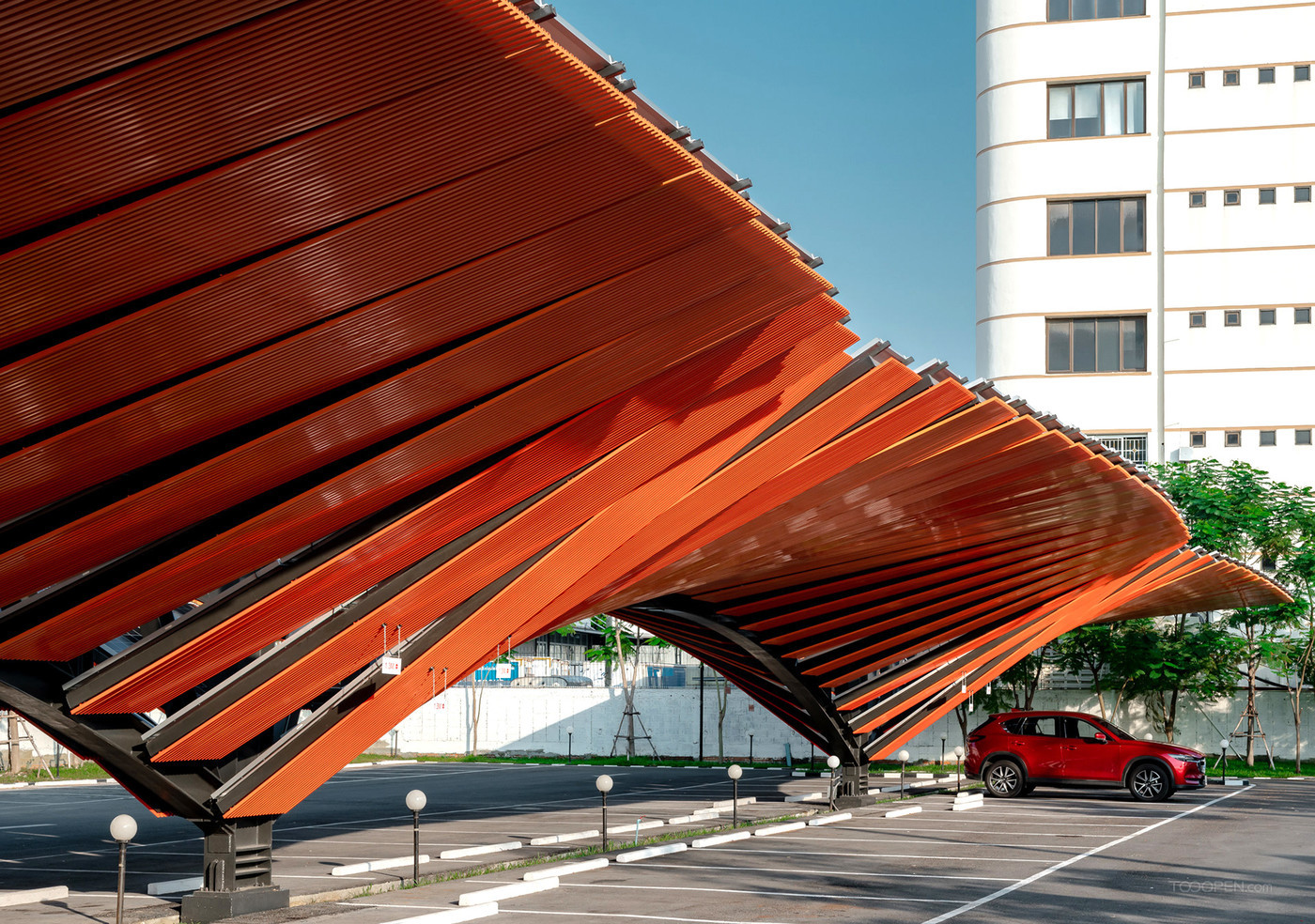 B.GRIMM太阳能停车场建筑设计作品-02