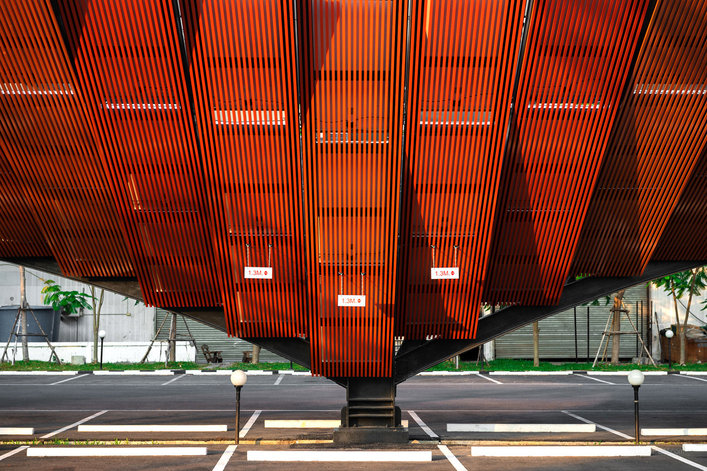 B.GRIMM太阳能停车场建筑设计作品-09