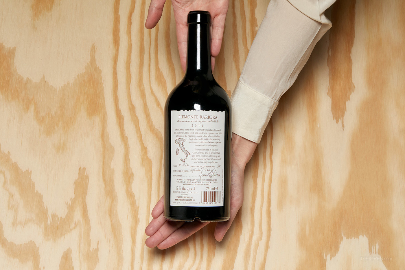 12世纪家族酒坊高端葡萄酒古典包装设计图片欣赏-03