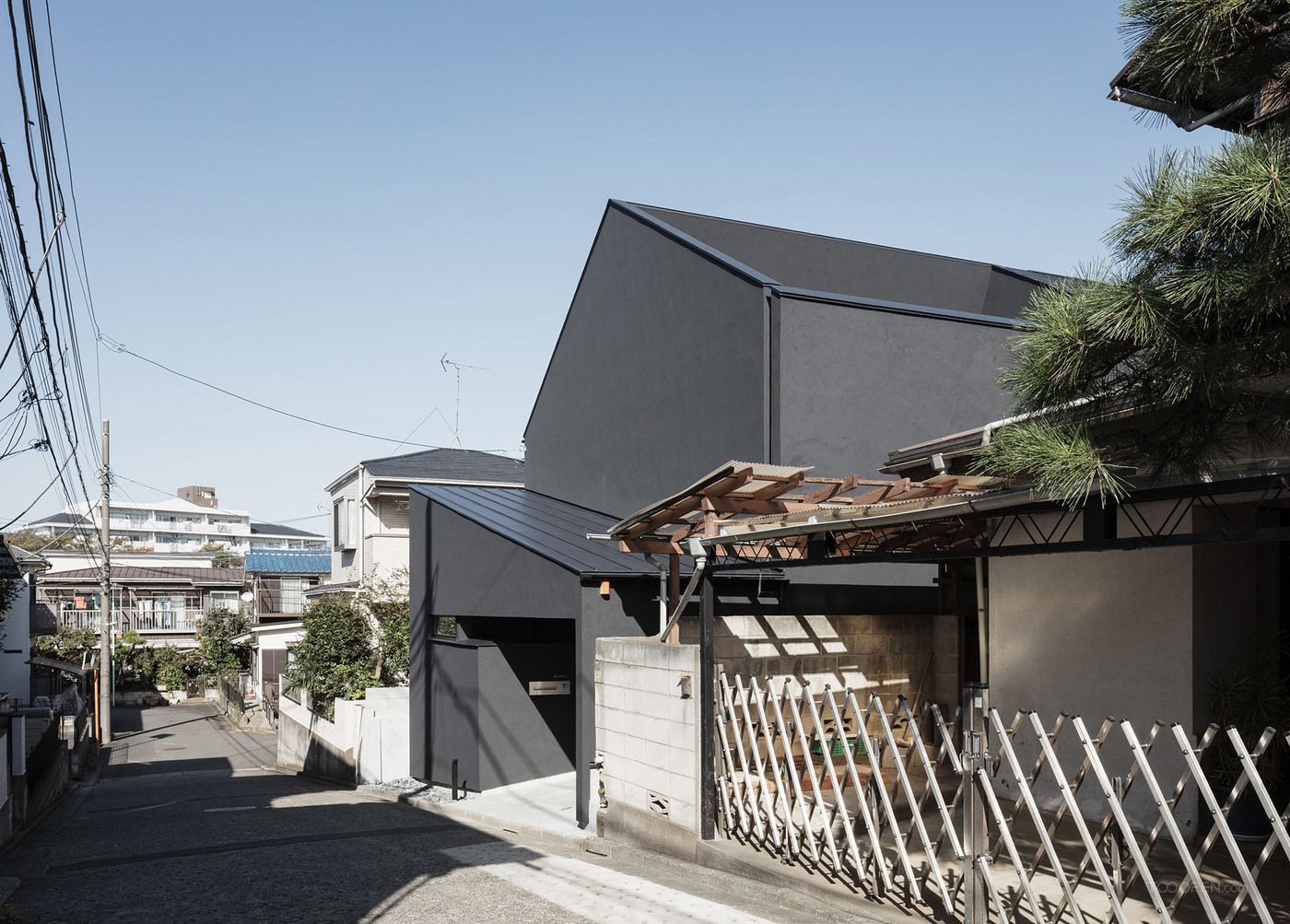 现代日式原木风格住宅建筑设计图片-01