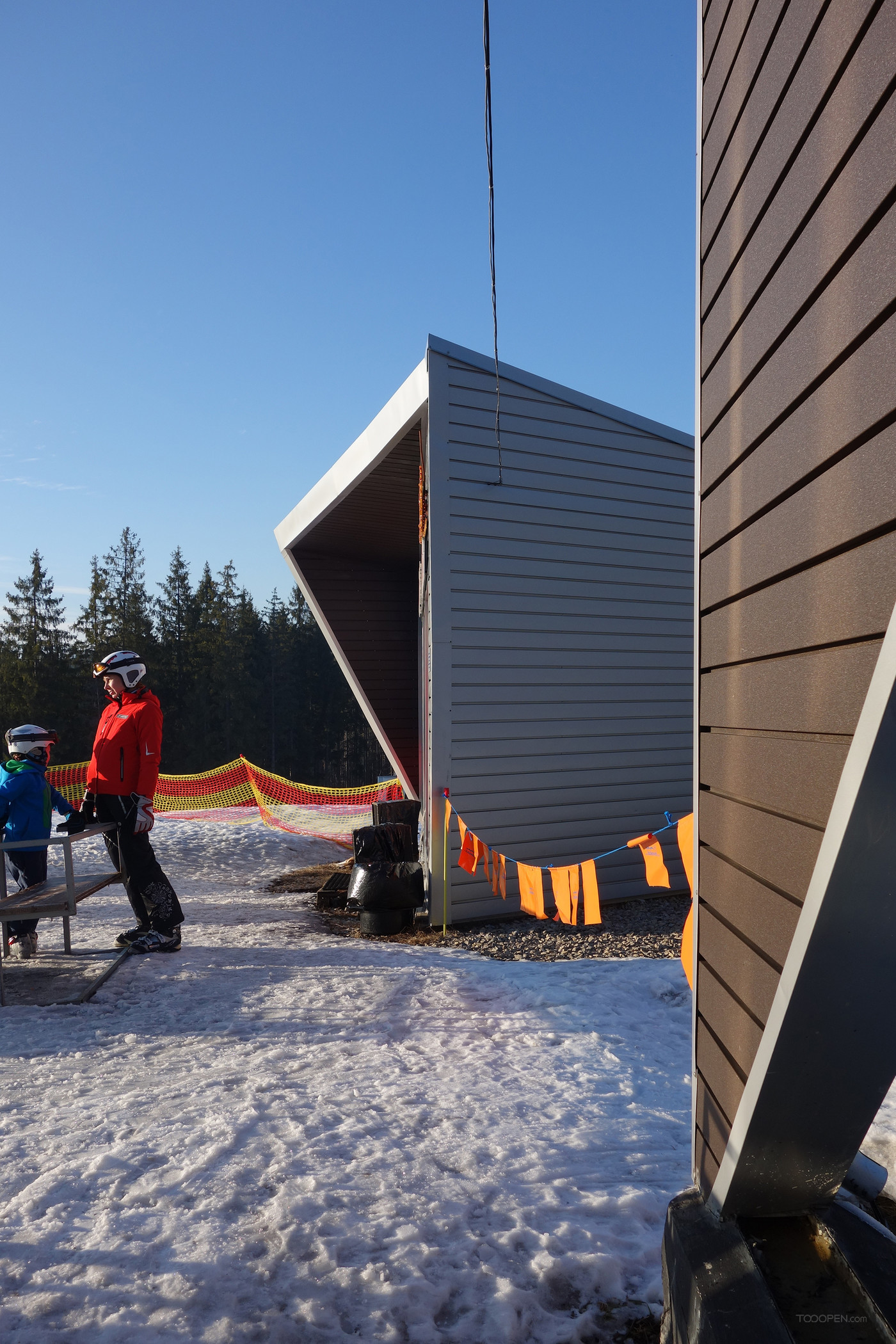 户外滑雪场餐厅酒吧建筑设计作品-05