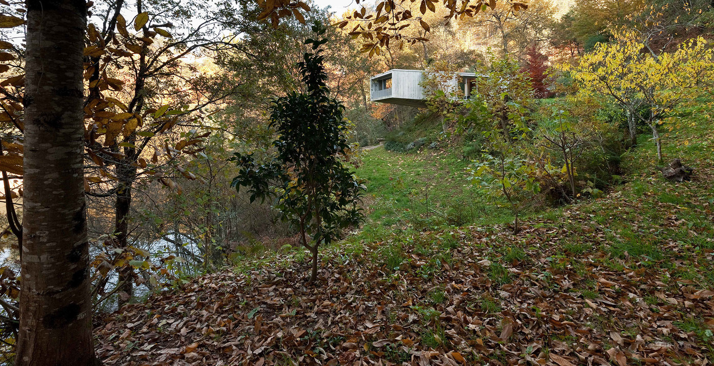 极简原木风格住宅建筑设计作品-04