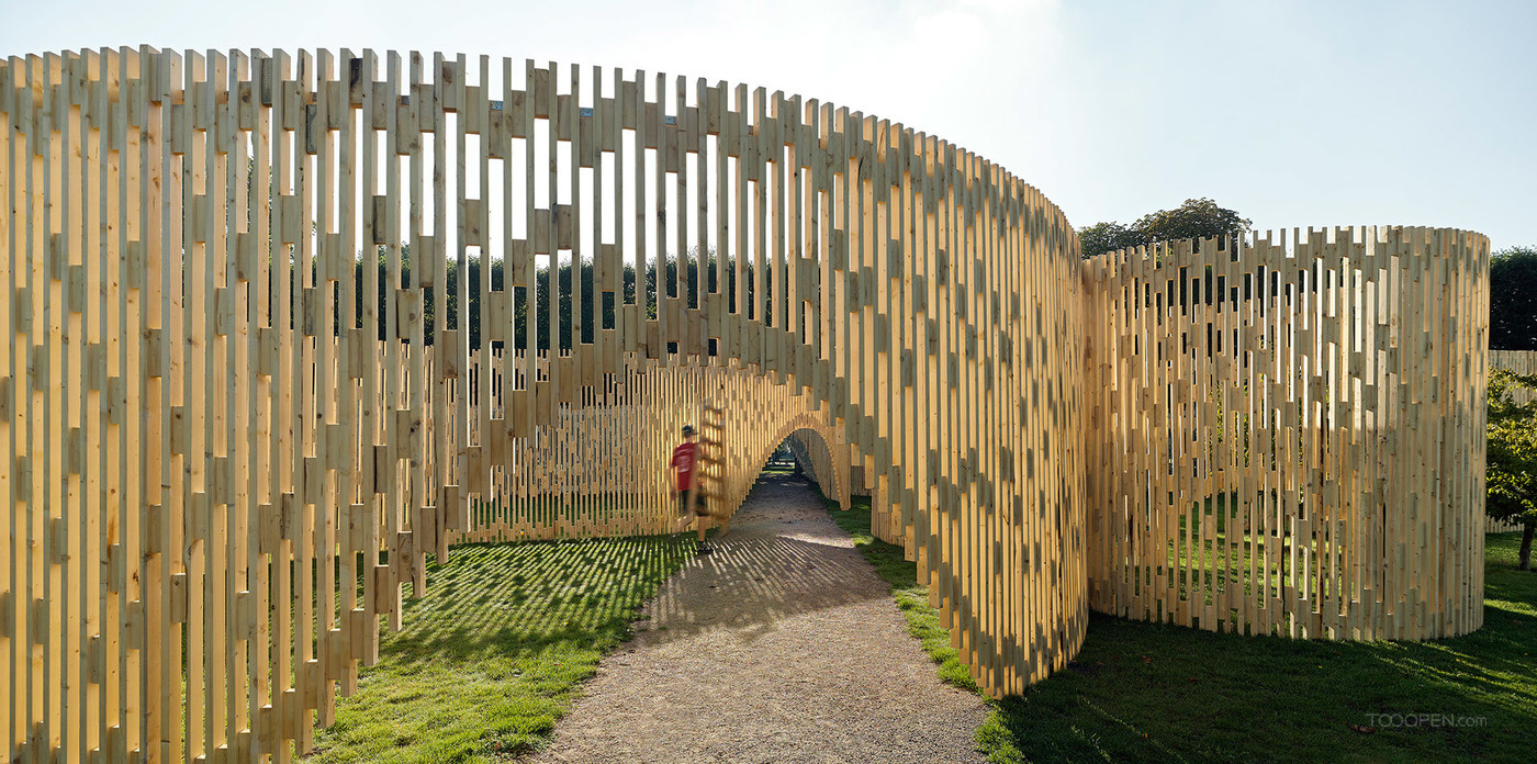 丹麦Temporary Pavilion透明迷宫花园设计欣赏-04