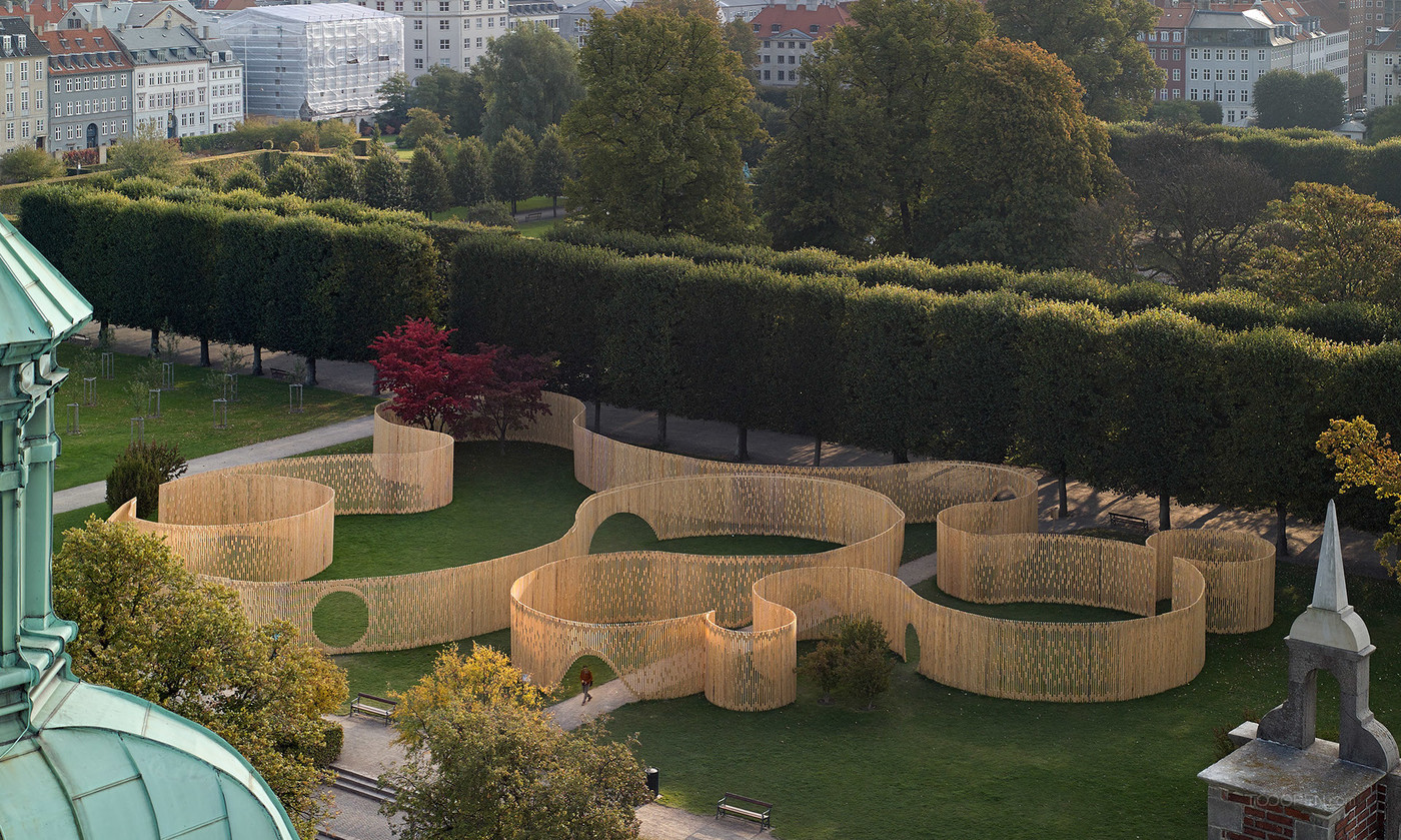 丹麦Temporary Pavilion透明迷宫花园设计欣赏-07