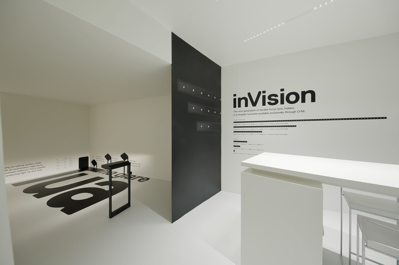 黑白简约风格镜头概念展厅设计图片-03