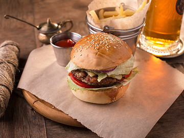 超高清豪华汉堡包套餐美食摄影图片