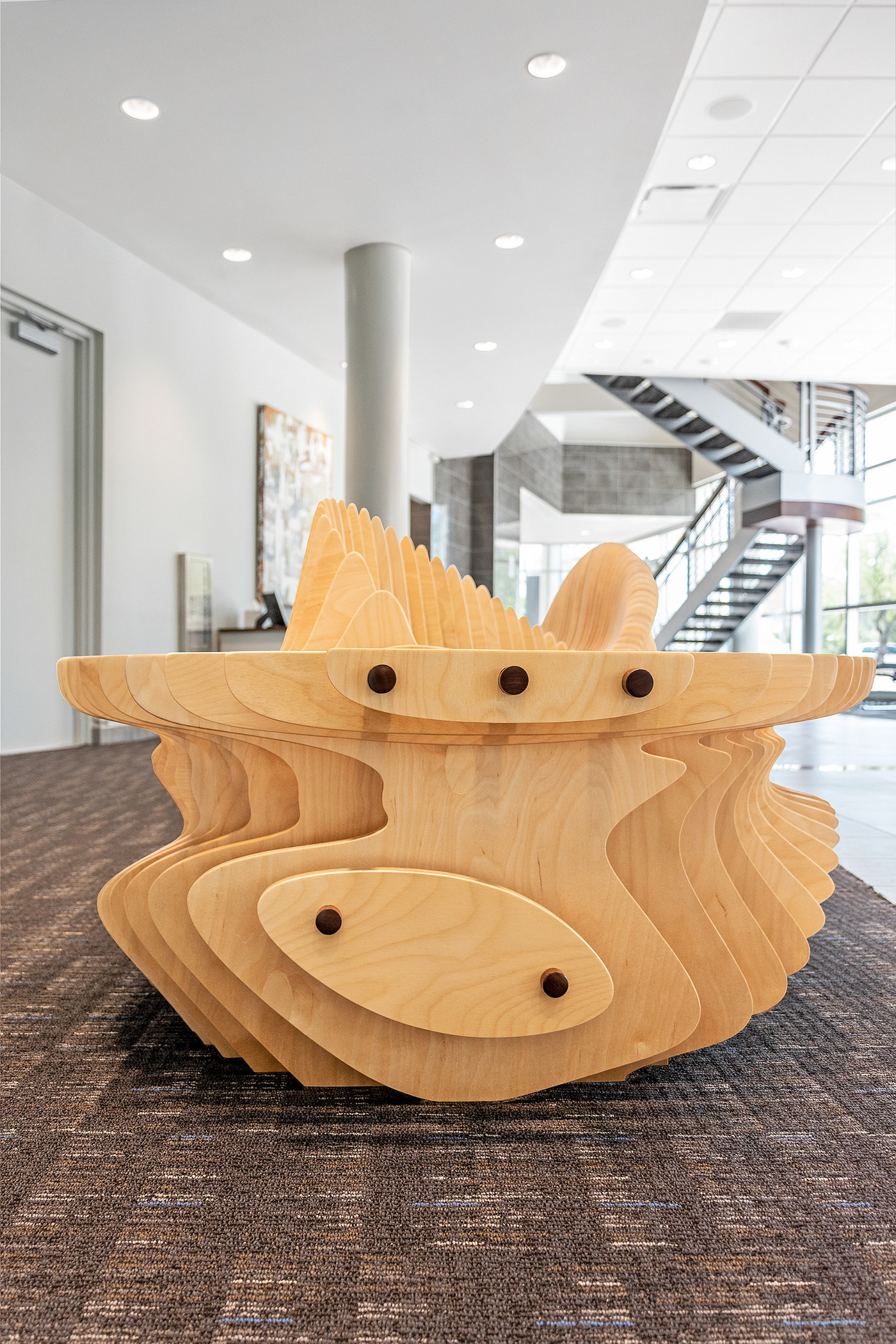 木质镂空异形休闲椅家具设计欣赏-03