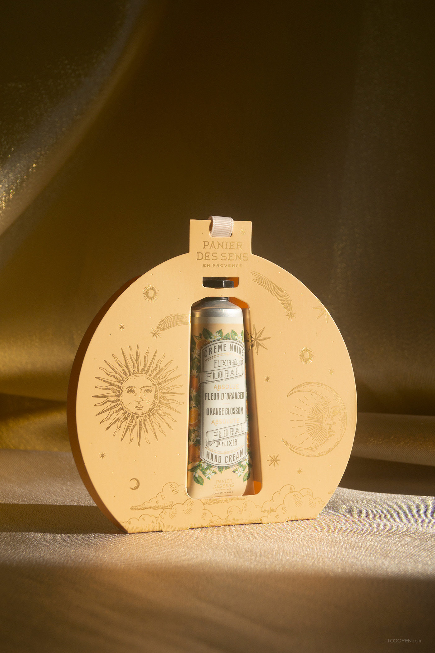 法国香氛蜡烛护肤圣诞系列产品包装设计作品欣赏-09