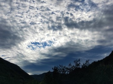 云朵自然形成的形狀，特別的美