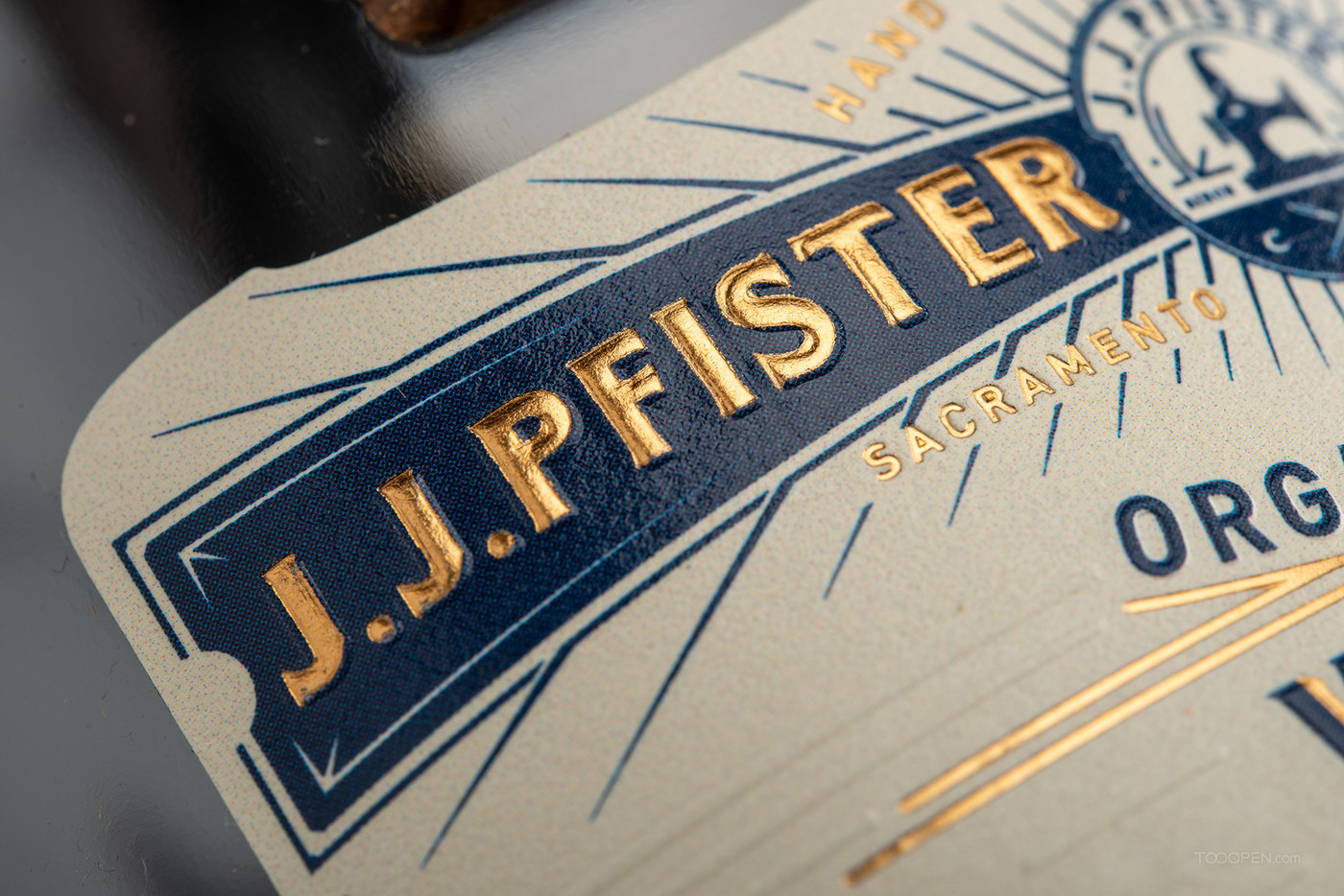 J.J. Pfister經典伏特加和杜松子酒包裝設計欣賞-10