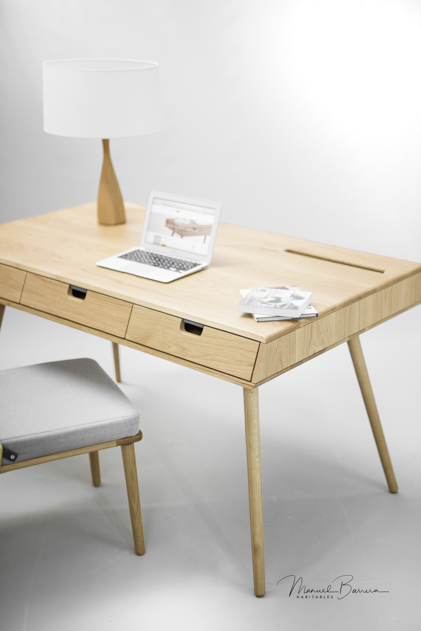精简办公桌家具产品设计欣赏-04