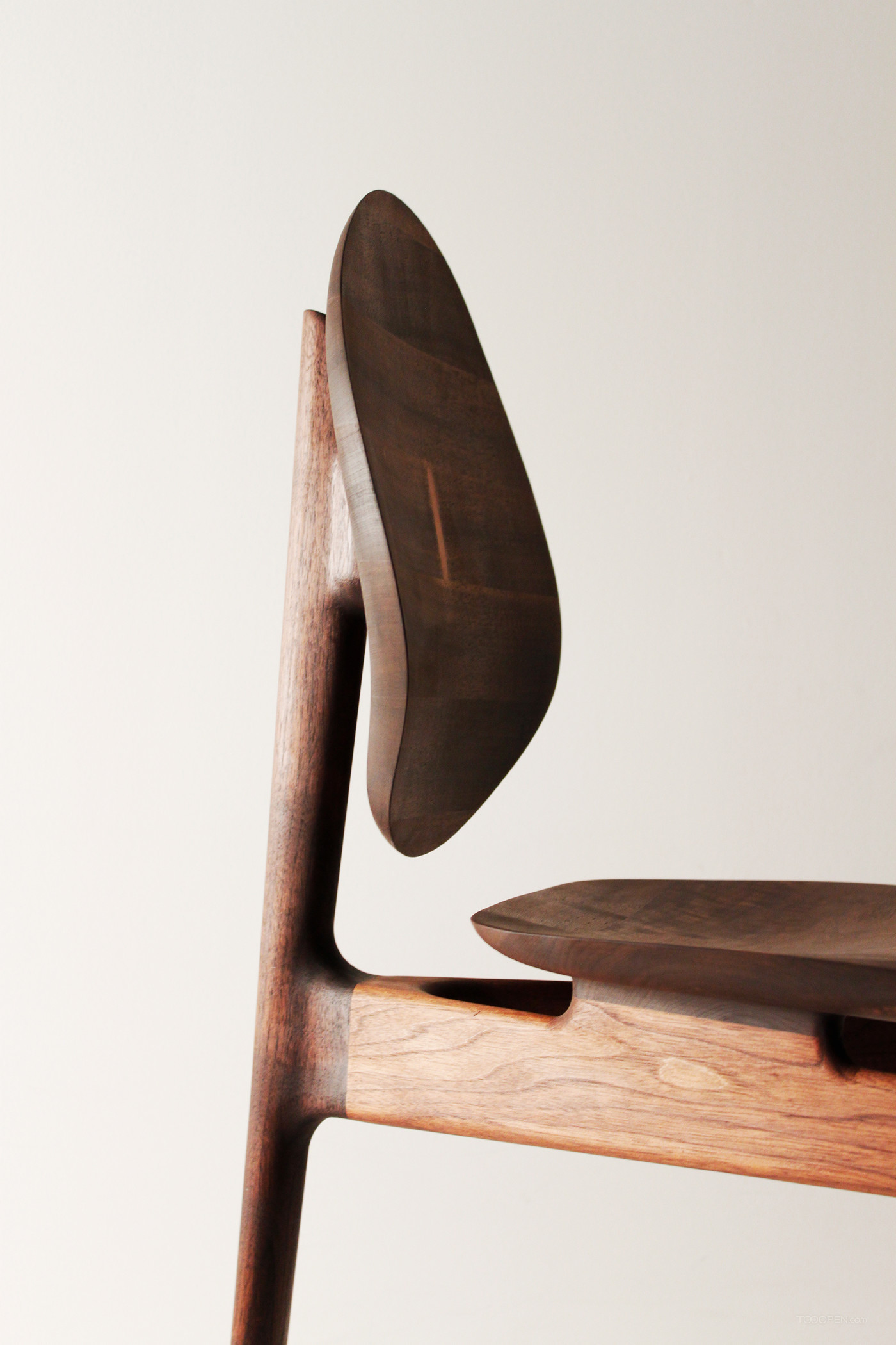 国外创意胡桃木椅家具产品设计欣赏-03