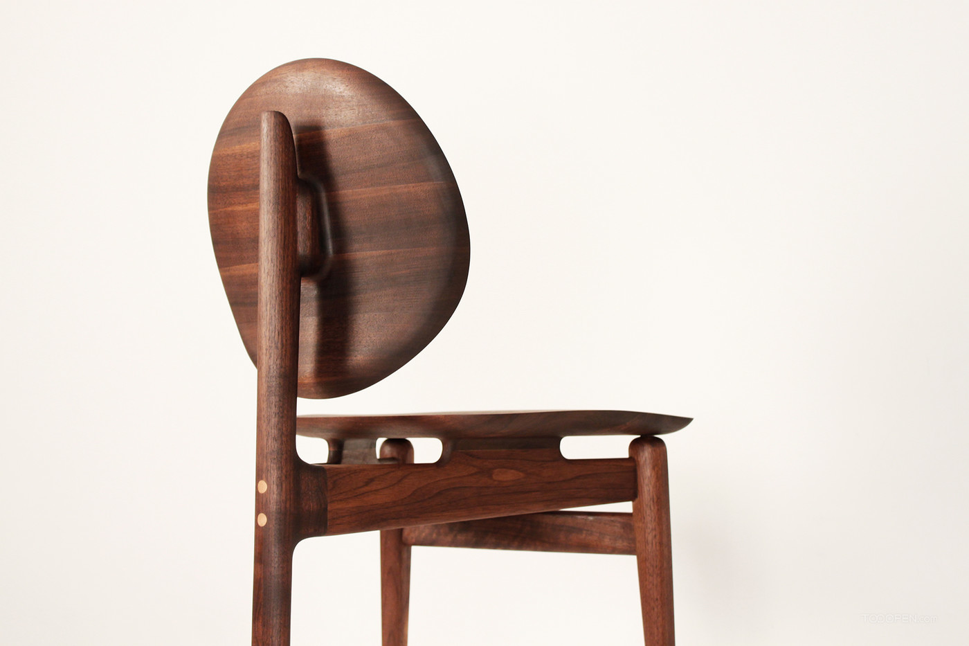 国外创意胡桃木椅家具产品设计欣赏-06