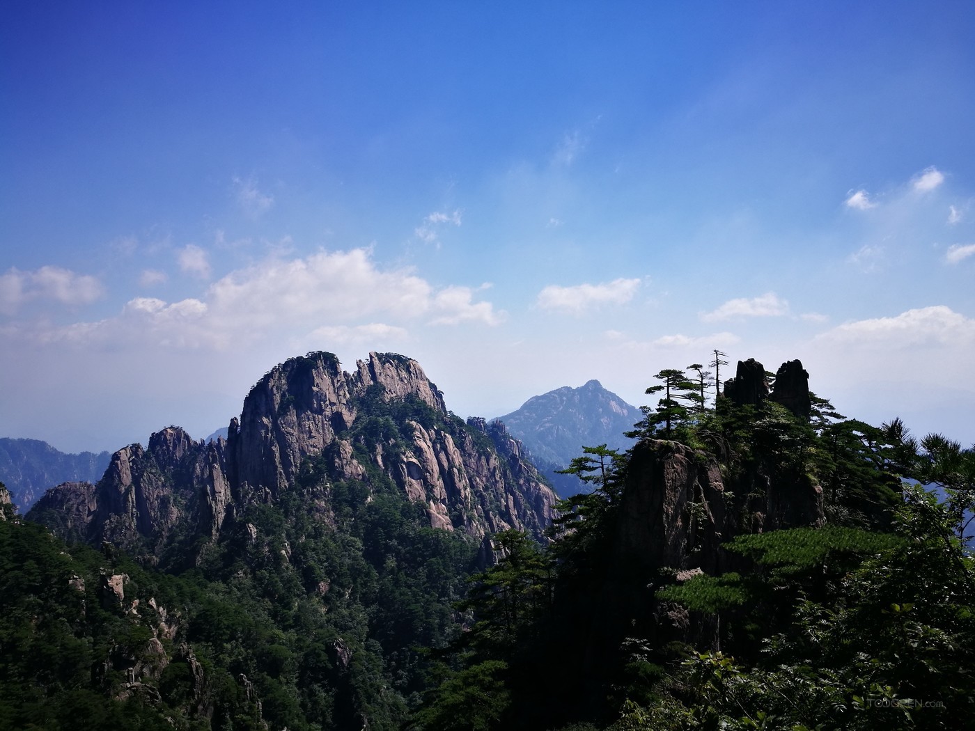 巍峨的安徽黄山自然风景图片-09