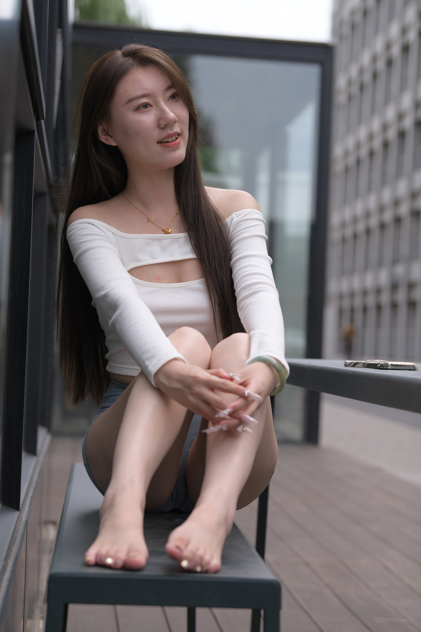 街拍緊身褲美女模特時尚寫真圖片-06
