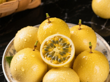 新鲜现摘黄金百香果创意摄影高清美图