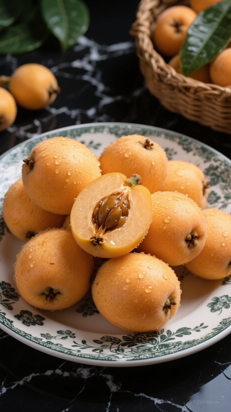 新鲜现摘枇杷创意摄影高清美图-01