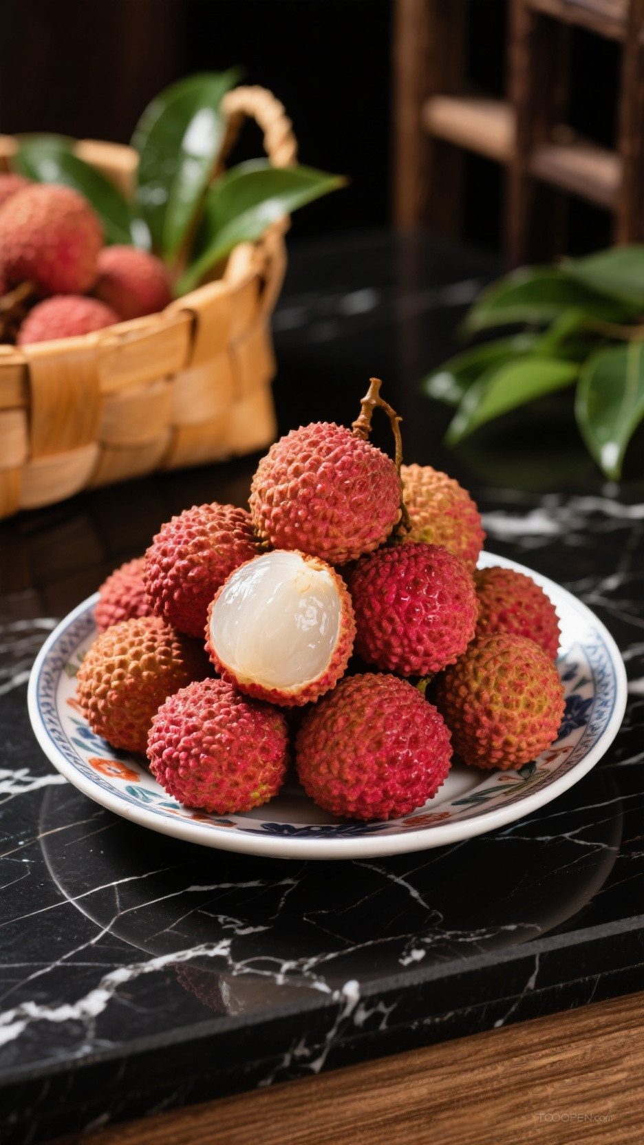 新鲜现摘荔枝创意摄影高清美图-01