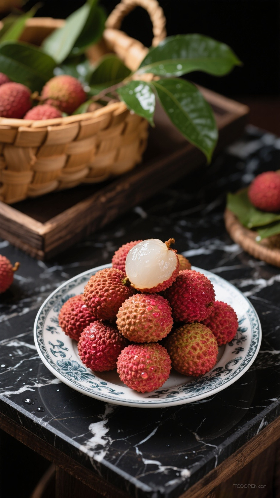 新鲜现摘荔枝创意摄影高清美图-02