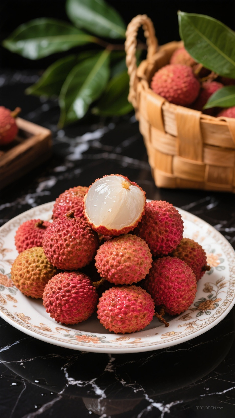 新鲜现摘荔枝创意摄影高清美图-03