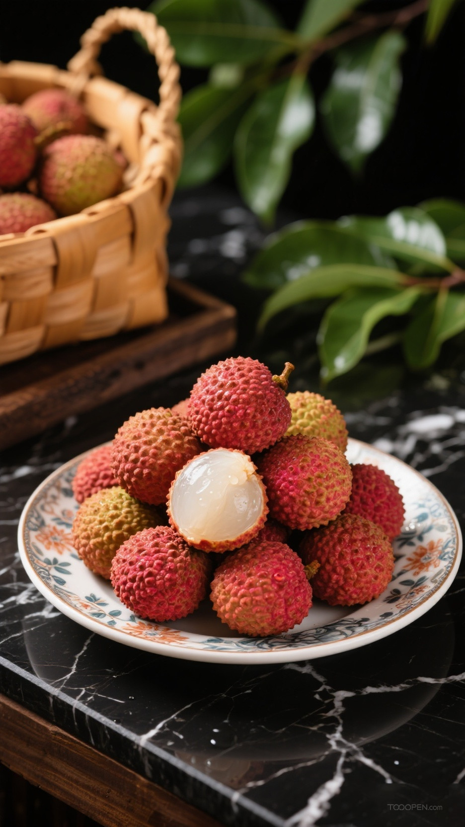 新鲜现摘荔枝创意摄影高清美图-05